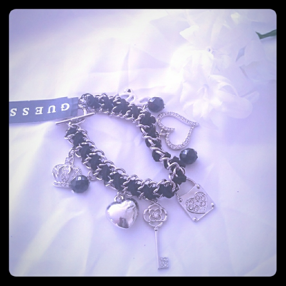 *NWT* Guess charm bracelet